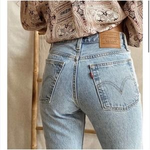 Levi's Womens Blue Premium Wedgie Icon High Rise Tapered Leg Jeans Size 27